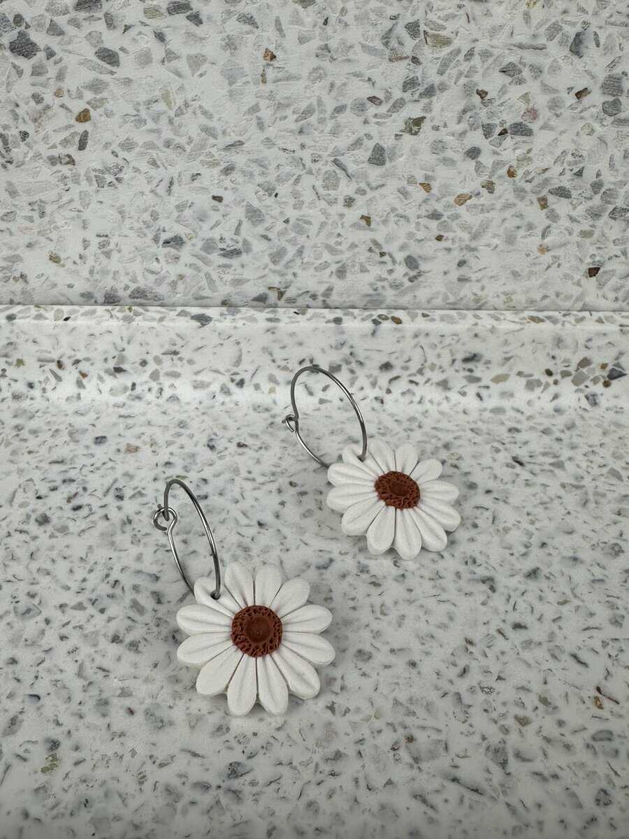 Daisy Breeze Earrings