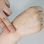 Citrus Yuja Vitalizing Ampoule 250ml - Image 3