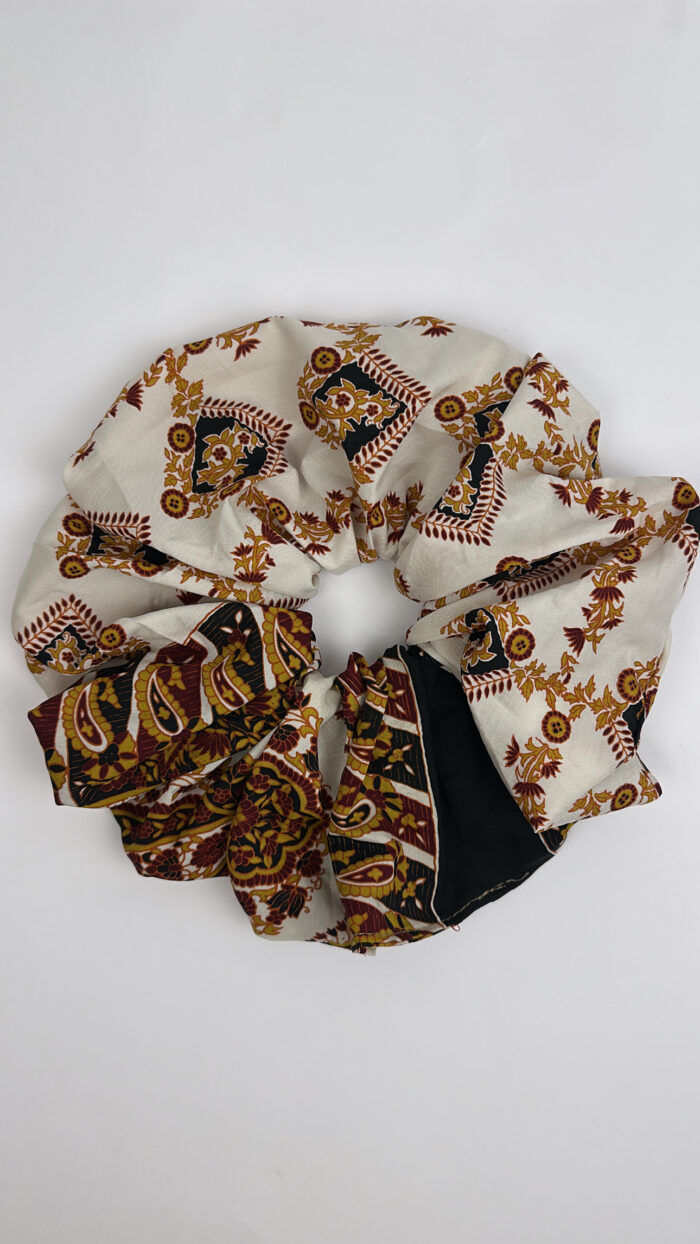 Scrunchie - Image 1