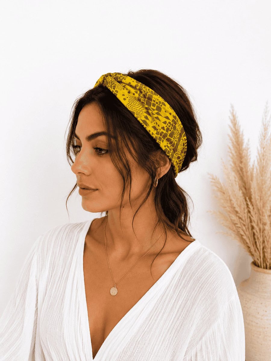 2283AE92-CE1D-4A0F-8030-6B44E0C29296 Bandana - Image 1