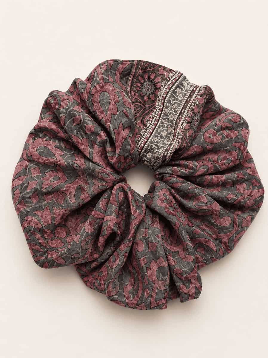 F19FF5B5-439B-400E-AD37-39CD2CB90A03 Scrunchie - Image 1